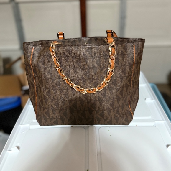 Authentic Michael Kors purse - Picture 4 of 8